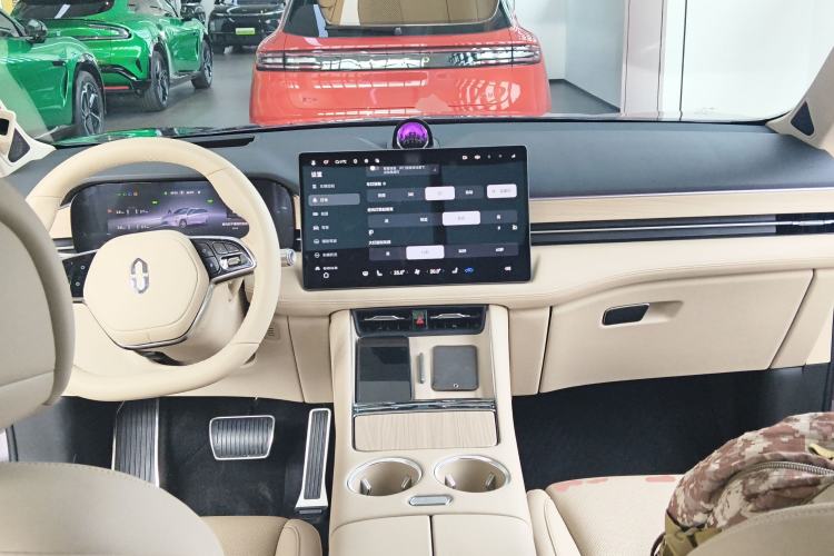 Used Hima AITO M5 2025 Extended-Range Ultra All-Wheel-Drive Version Center Console