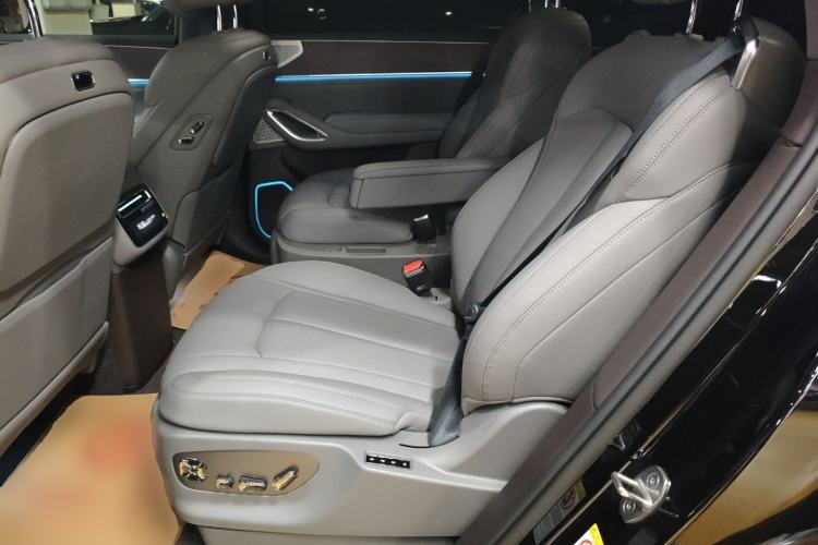 Used Denza N9 2025 Flagship Model Left Rear Seat