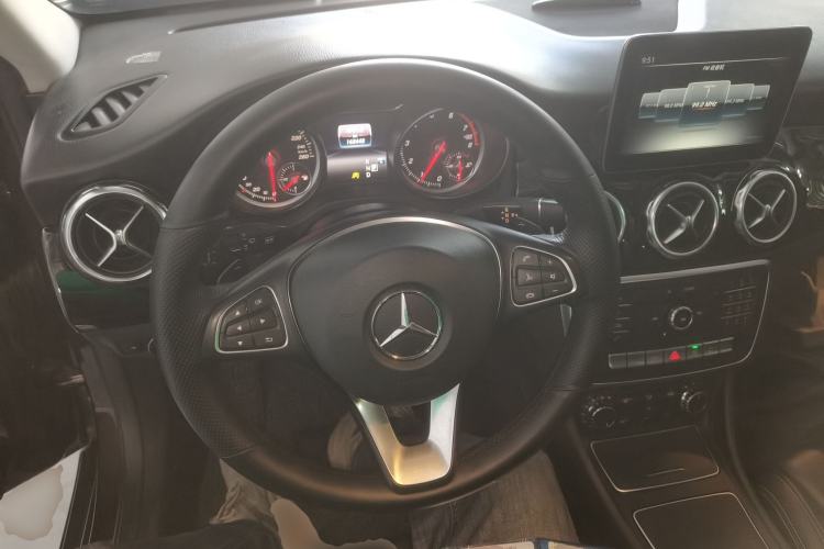 Used Mercedes-Benz GLA 2017 GLA 200 Sport Edition Steering Wheel
