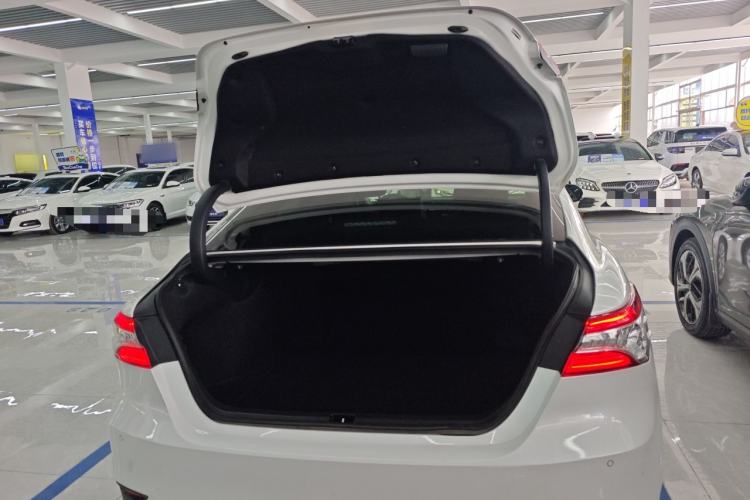 Used Toyota Camry 2021 2.0G Luxury Edition
