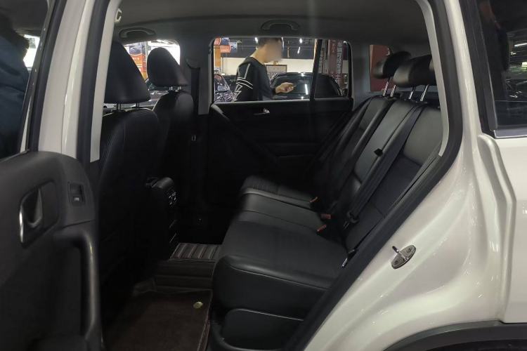 Used Volkswagen Tiguan L 2015 1.8TSI Manual Two-Wheel Drive Fashion Edition