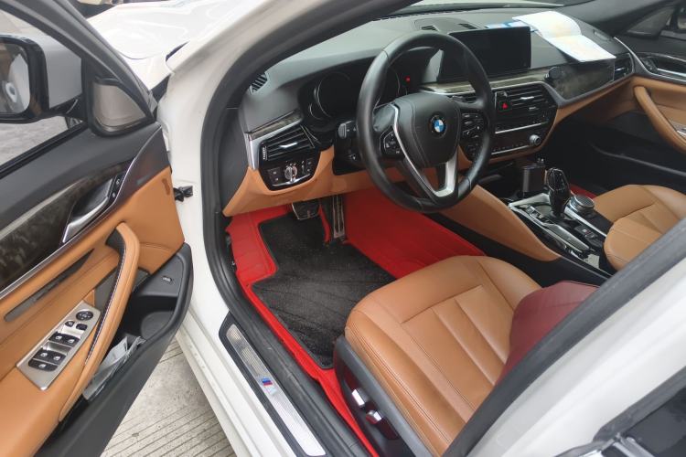 Used BMW 5 Series 2018 530Li Leading Edition Luxury Package Driver Seat