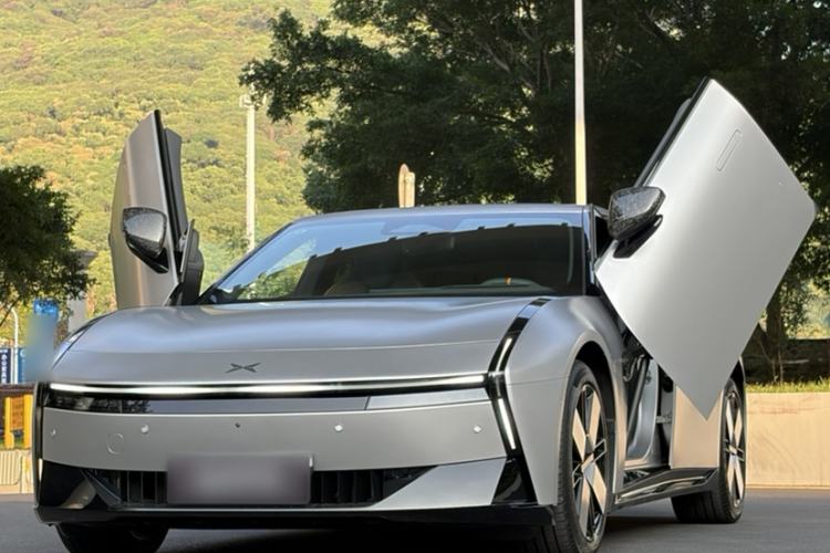 Used XPeng P7 2025 Model—750 All-Wheel-Drive Pengyi Ultra Exterior 4