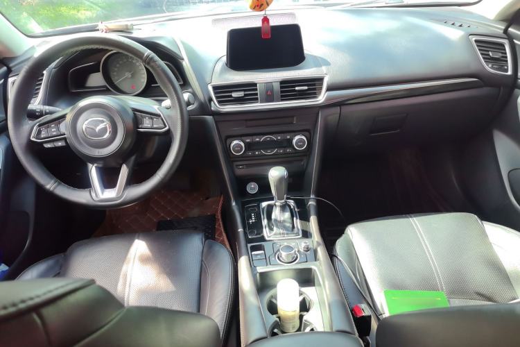 Used Mazda 3 Axela 2017 Sedan 2.0L Automatic Prestige Model China V Standard Center Console