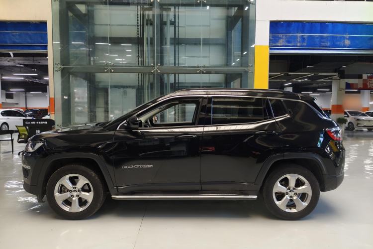 Used Jeep Compass 2017 200T Automatic Enjoyment Version
