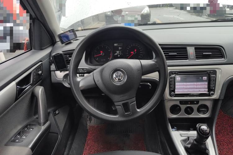 Used Volkswagen Lavida 2013 Revised Classic 1.6L Manual Fashion Edition Steering Wheel