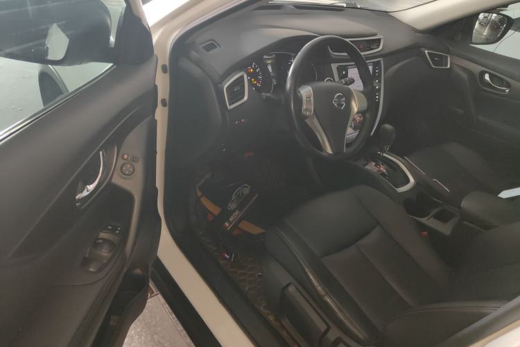 Used Nissan X-Trail 2015 2.0L CVT Comfort MAX Edition 2WD
