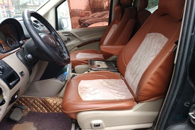 Used Mercedes-Benz Viano 2010 2.5L Luxury Edition