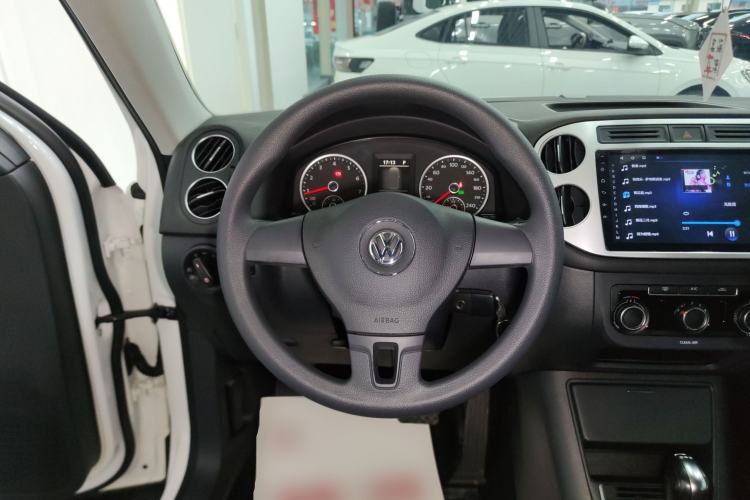 Used Volkswagen Tiguan L 2016 280TSI Automatic Two-Wheel-Drive Silk Road Style Edition
