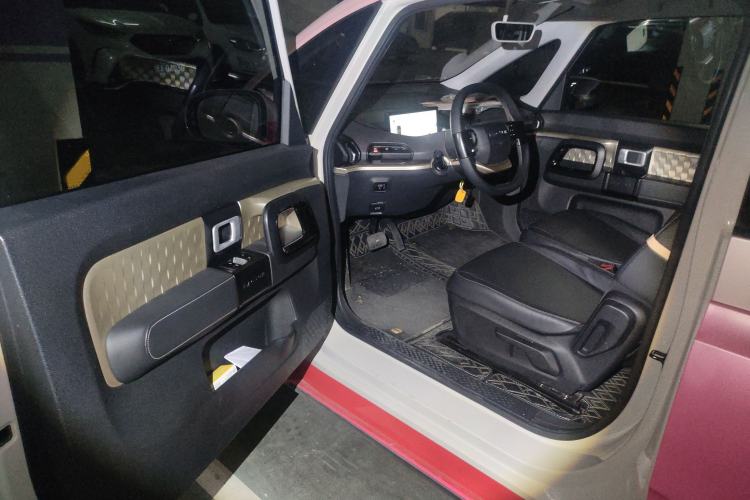 Used Baojun KiWi EV 2021 Designer Lithium Iron Phosphate Interior 3