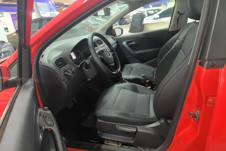 Used Volkswagen Polo 2016 1.6L Automatic Comfort Model