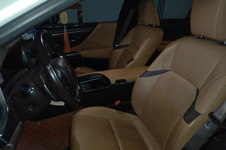 Used Lexus ES 2020 200 Excellence Edition
