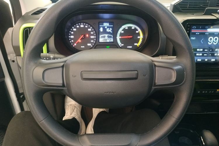 Used Roewe Clever 2021 302 km New Four-Seater Super-Efficient Version Steering Wheel