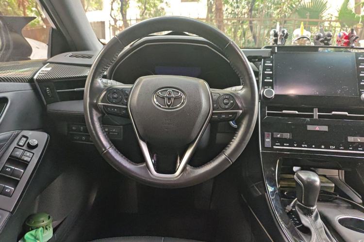 Used Toyota Avalon 2019 Dual-Engine 2.5L XLE Prestige Version China VI Standard