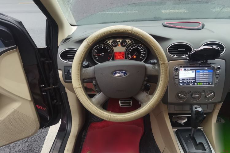 Used Ford Focus 2011 Sedan 1.8L Automatic Fashion Edition
