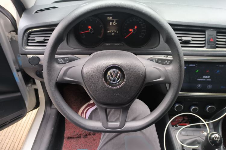 Used Volkswagen Lavida 2015 1.6L Manual Fashion Edition