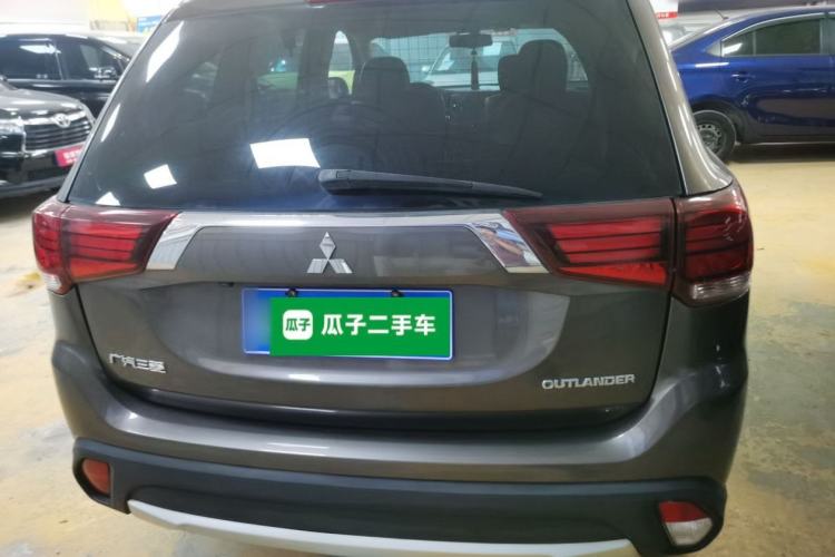 Used Mitsubishi Outlander 2018 2.0L Two-Wheel Drive Glory Edition 5 Seats