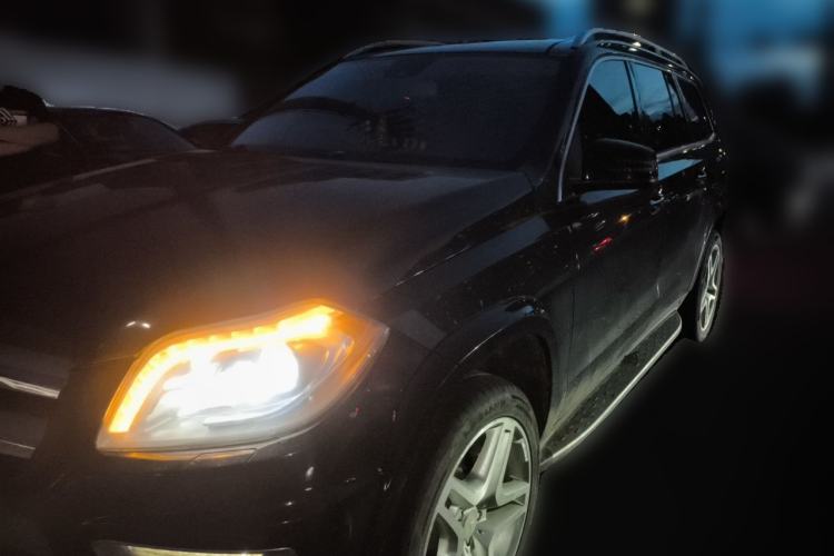 Used Mercedes-Benz GL-Class GL550 4.7L automatic 7-seater, parallel import