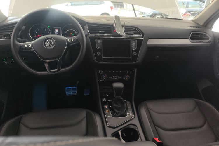 Used Volkswagen Tiguan L 2018 330TSI Automatic Two-Wheel Drive Comfort Edition Center Console