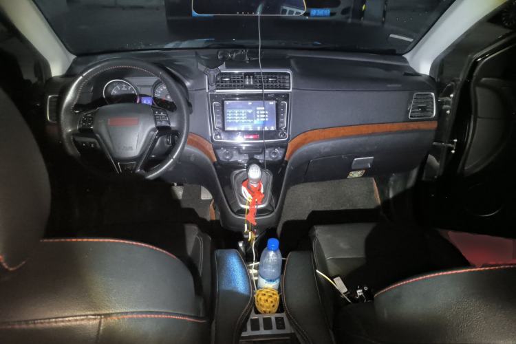 Used Haval H6 2015 Upgraded Model 1.5T Manual Two-Wheel Drive Elite Version
