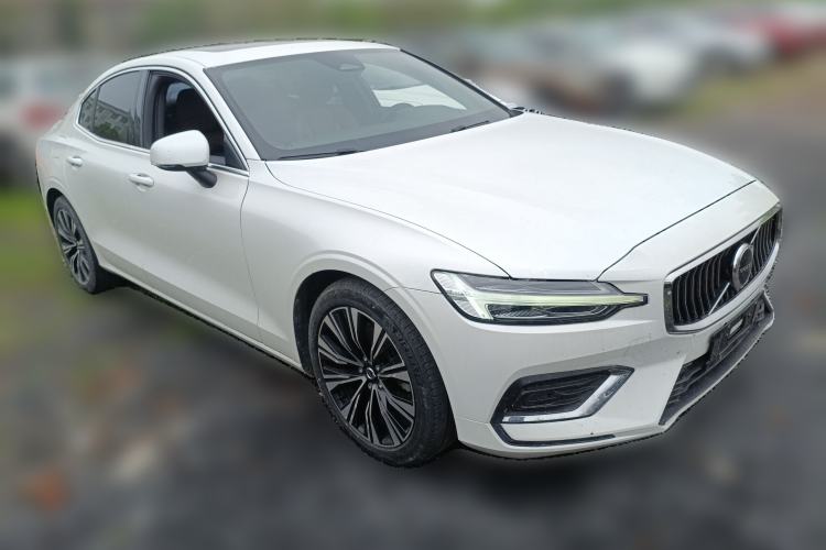 Used Volvo S60 2023 B4 Zhiyuan Luxury Edition Front Right 45 Deg