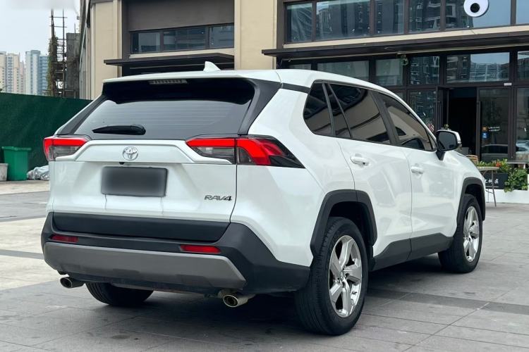 Used Toyota RAV4 2021 2.0L CVT Two-Wheel Drive Fashion Edition Exterior 3