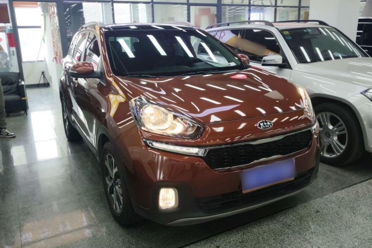 Used Kia KX3 2015 1.6L Automatic Two-Wheel Drive DLX Front Right 45 Deg