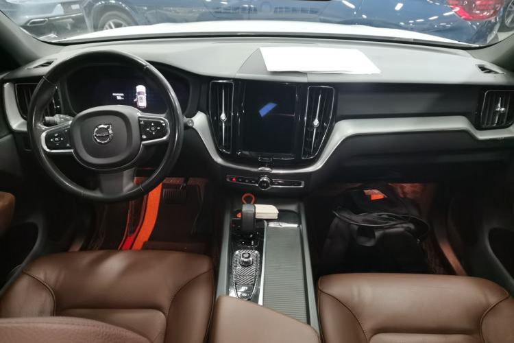 Used Volvo XC60 2023 B5 4x4 Smart Luxury Edition