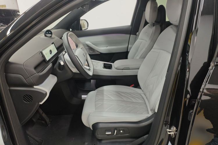 Used Nio ES6 2025 75 kWh Left Front Seat