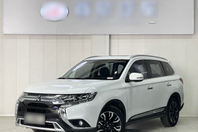 Used Mitsubishi Outlander 2019 2.4L 4x4 Zhi Xiang Edition 5 Seats China VI Standard