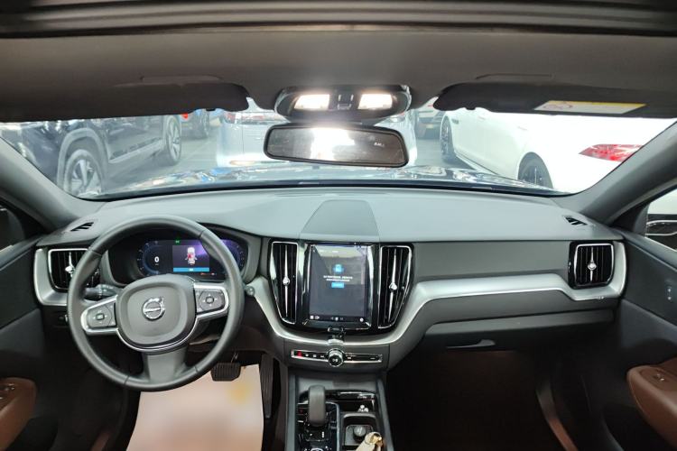 Used Volvo XC60 2022 B5 4x4 Zhiyi Luxury Edition
