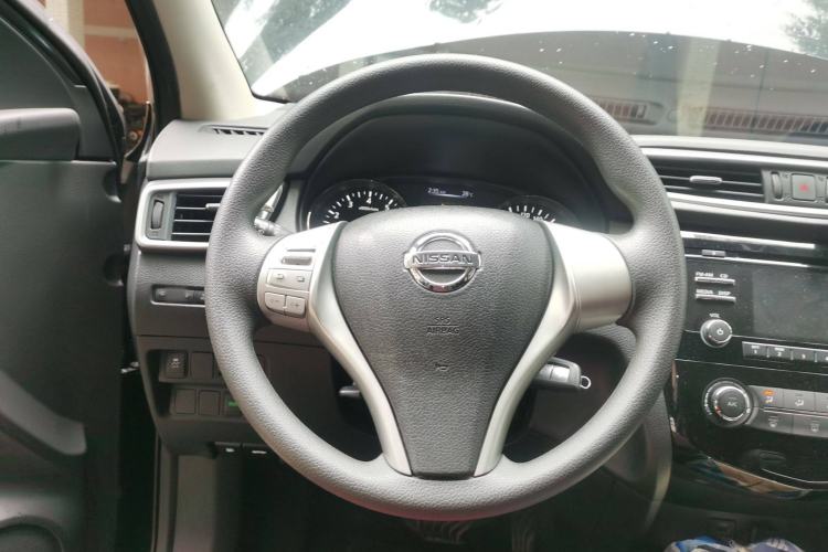 Used Nissan Qashqai 2016 2.0L CVT Elite Edition Steering Wheel