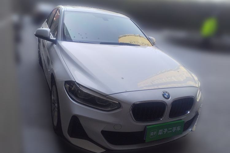 Used BMW 1 Series 2019 118i M Sport Package Front Right 45 Deg