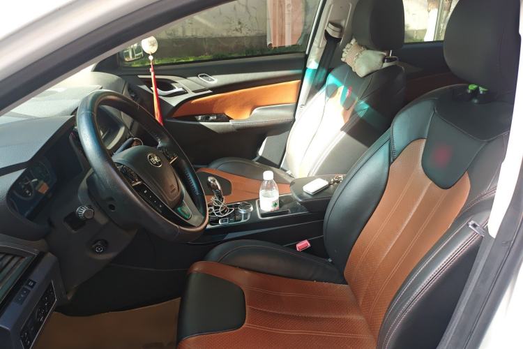 Used BYD Qin New Energy 2015 1.5T Dual-Crown Flagship Plus Edition
