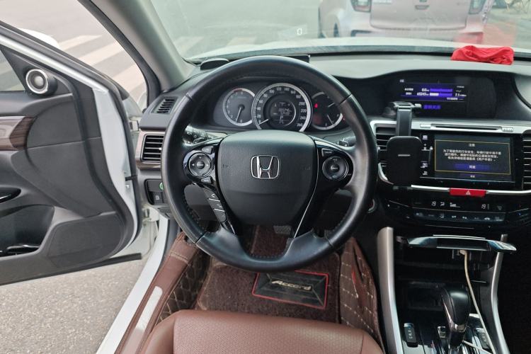 Used Honda Accord 2016 2.4L Luxury Edition
