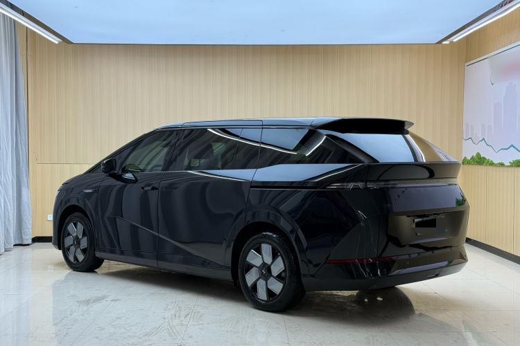 Used XPeng X9 2024 702 Ultra-Long Range Pro
