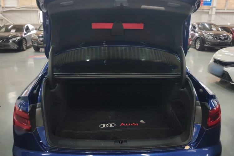 Used Audi A4L 2019 40 TFSI Ambition China VI Trunk