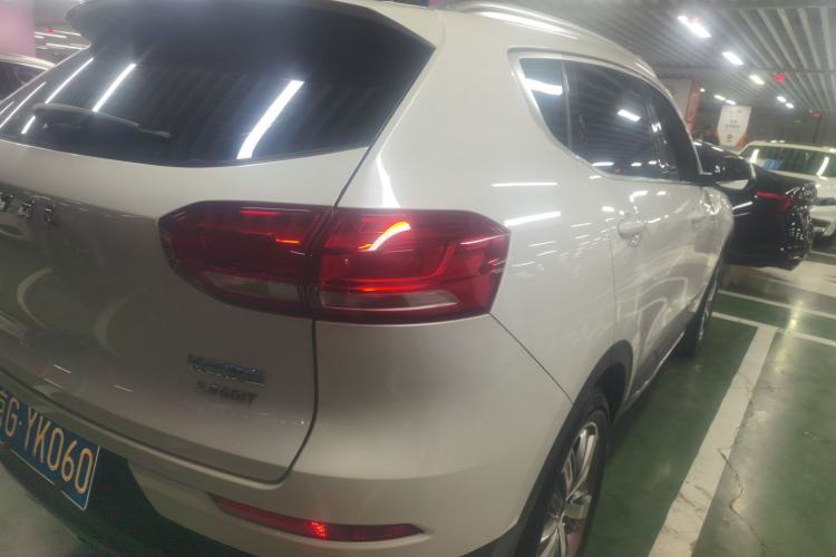 Used Haval H6 2017 Red Label 2.0T Automatic Two-Wheel Drive ZhiShang Model Right Rear Taillight
