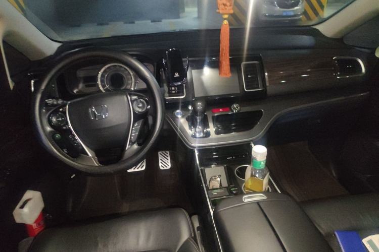 Used Honda Elysion 2016 2.4L Luxury Edition Center Console