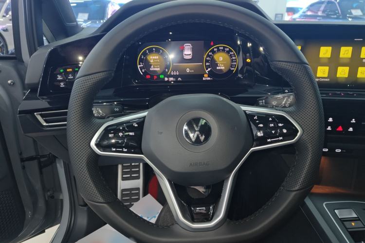 Used Volkswagen Golf 2023 Facelift 280TSI DSG R-Line