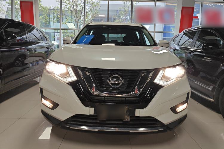 Used Nissan X-Trail 2017 2.5L CVT Luxury Edition 4WD Front