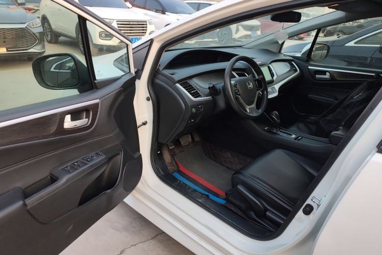 Used Honda Jade 2013 1.8L automatic Comfort version 5 seats