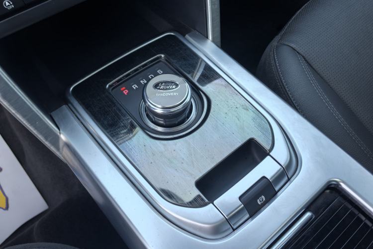 Used Land Rover Discovery Sport 2019 240 PS SE Version China VI Standard Gear Lever
