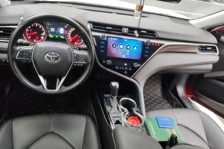 Used Toyota Camry 2019 2.5S FENGSHANG Version China VI Standard Center Console