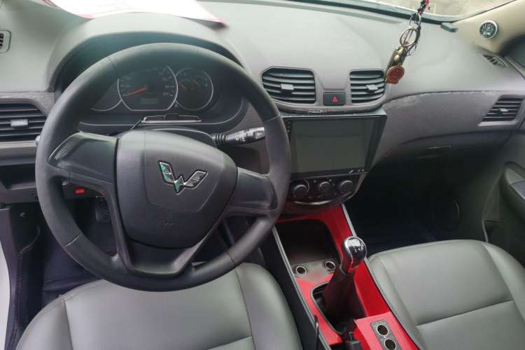 Used Wuling Hongguang 2015 1.5L S Basic Version China V Standard