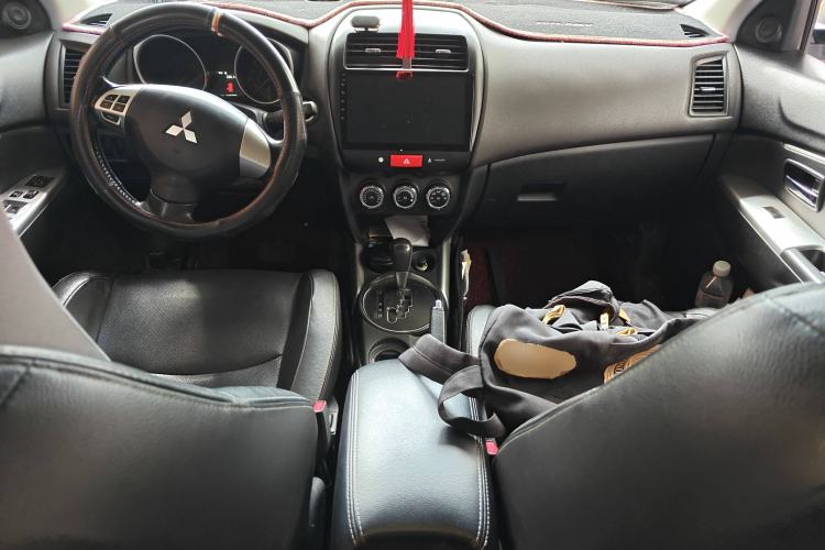 Used Mitsubishi ASX 2016 2.0L CVT Two-Wheel Drive Navigation Edition Center Console