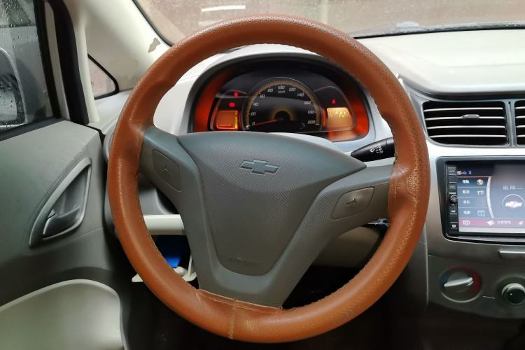 Used Chevrolet Sail 2011 Sedan 1.4L AMT Happiness Edition