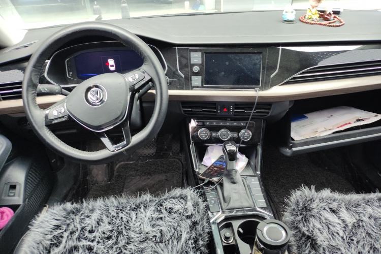 Used Volkswagen Passat 2019 330TSI Luxury Edition China VI Standard Center Console