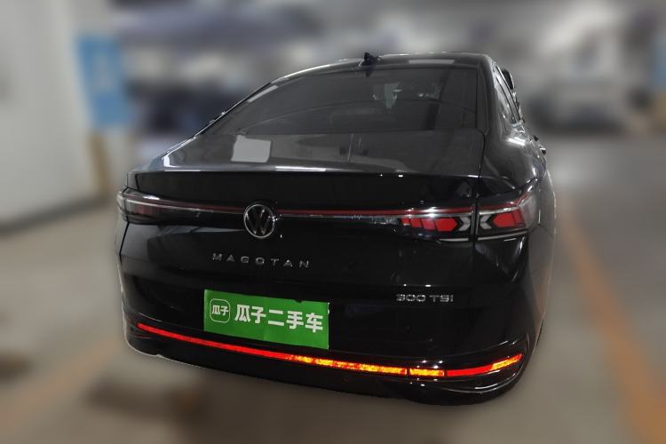 Used Volkswagen Magotan 2024 300TSI DSG Prestige Edition—A Real Eye-Catcher
