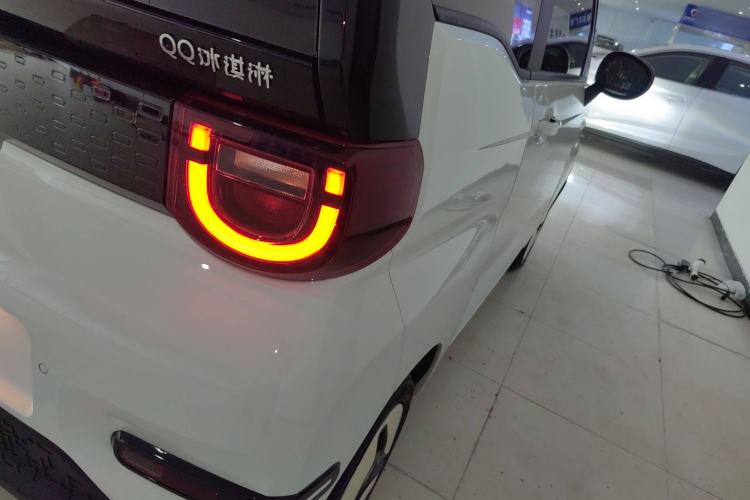 Used Chery QQ Ice Cream 2024 Youth Edition 205km Milkshake